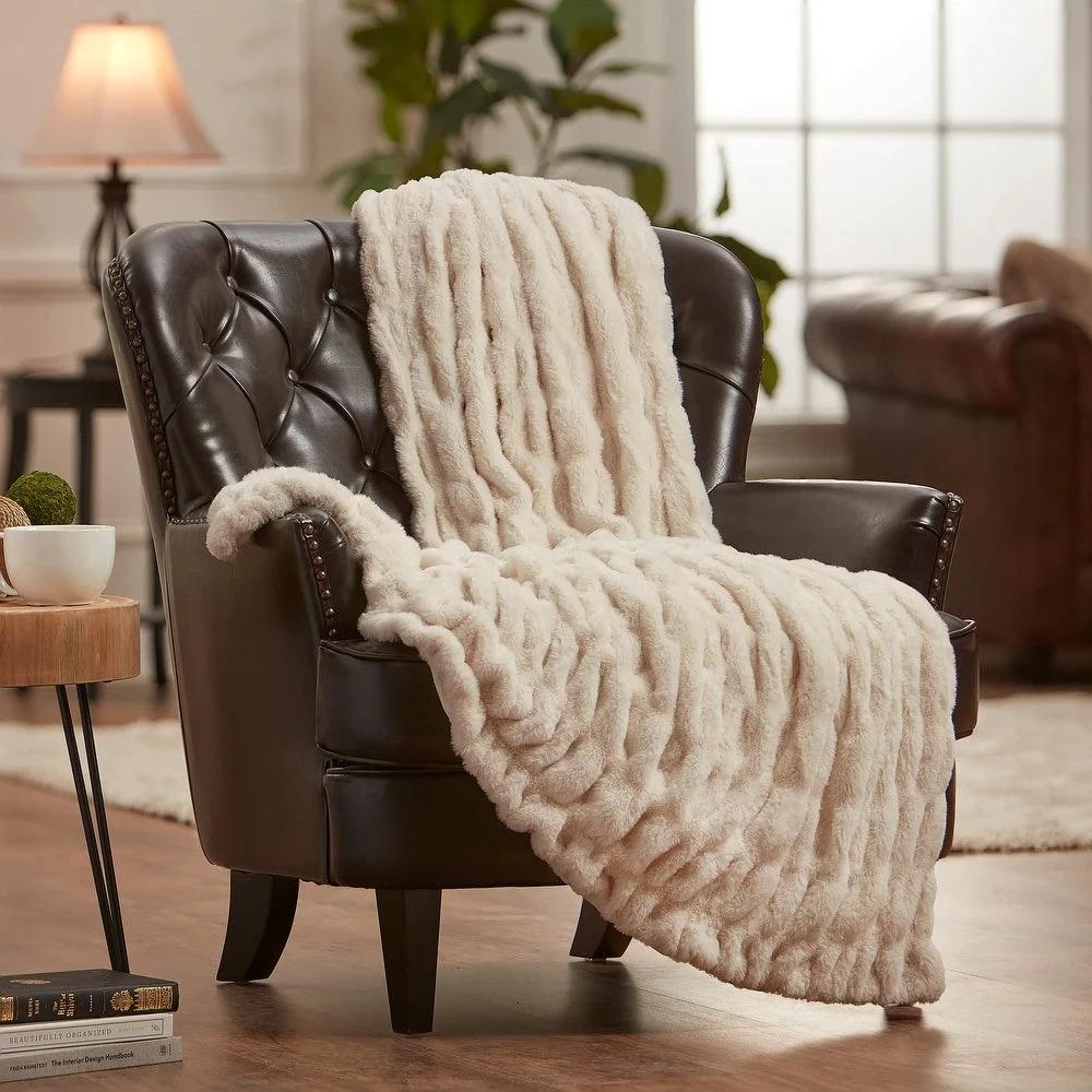 Chic Casa Faux Fur Blanket by Casa & Beyond