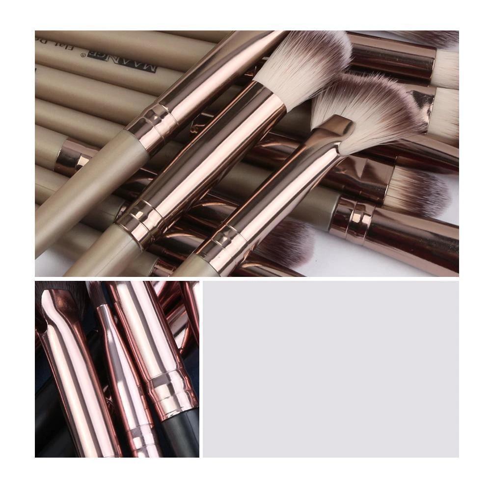 Set of 12 Professional Make-Up Brushes by Bowlift
