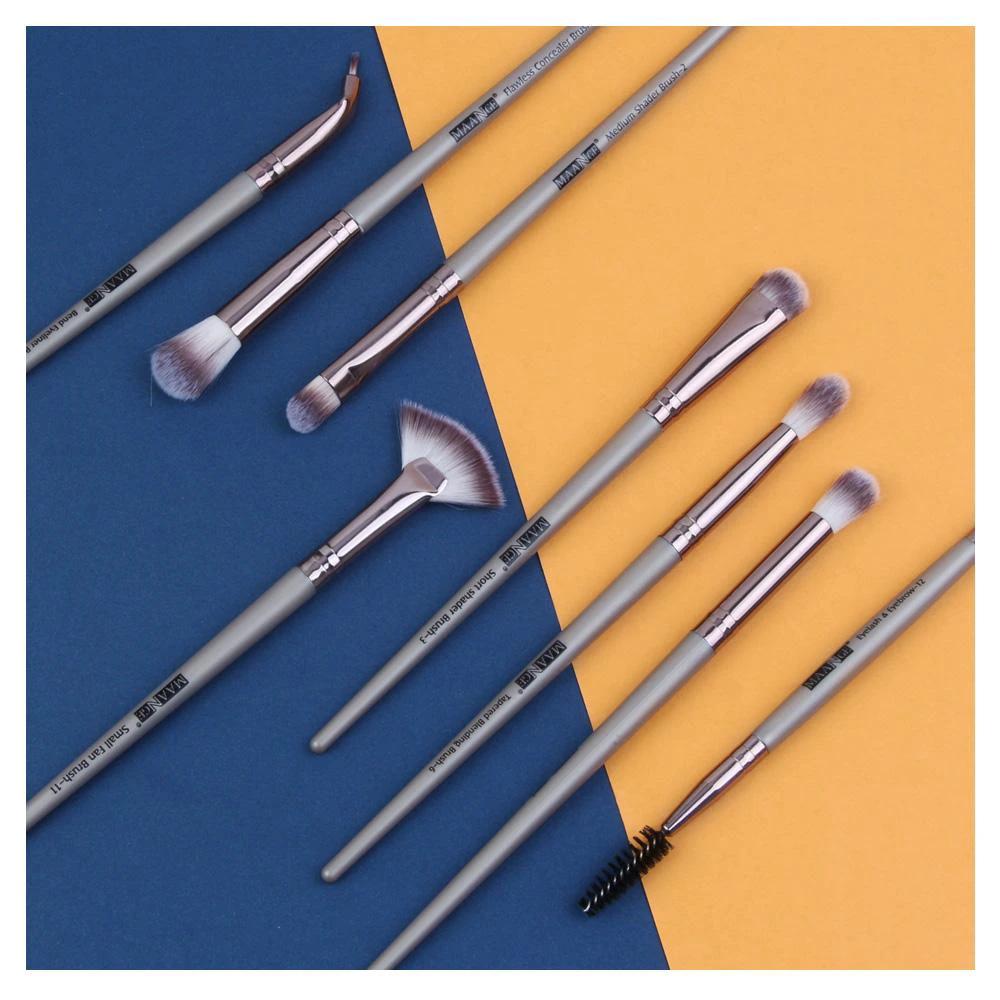 Set of 12 Professional Make-Up Brushes by Bowlift