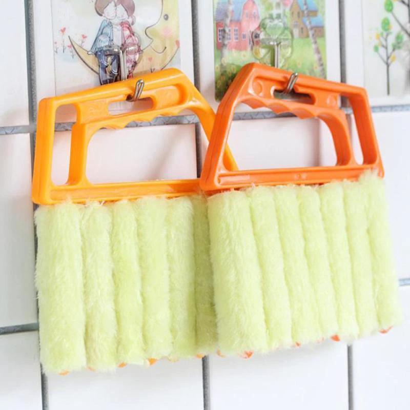 GoBtween - Microfiber Blind Cleaner by Bowlift