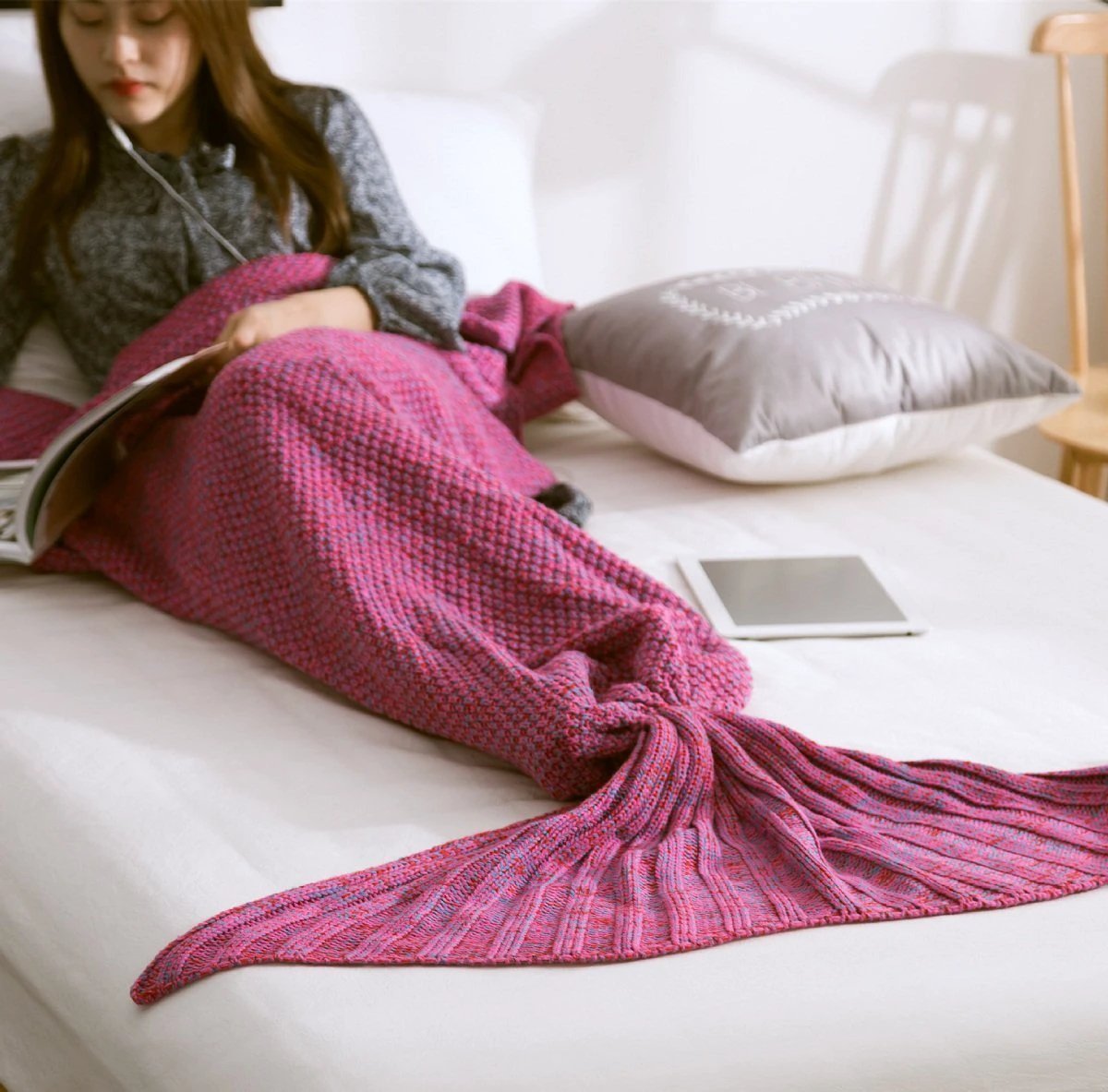 The Amazing Mermaid Blanket - w/ Free Shipping! by Bowlift