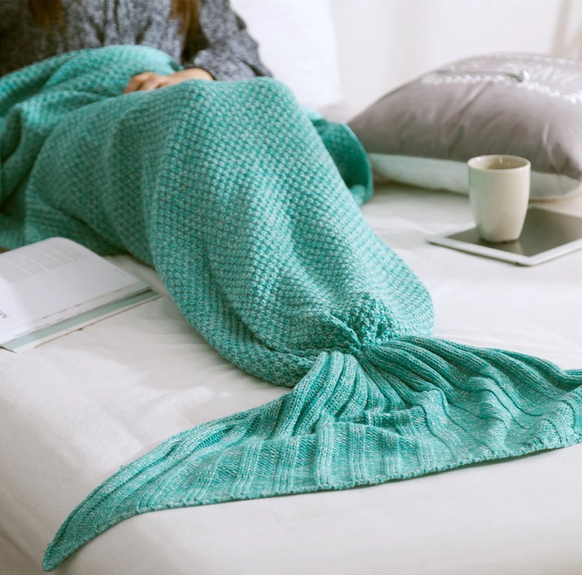 The Amazing Mermaid Blanket - w/ Free Shipping! by Bowlift