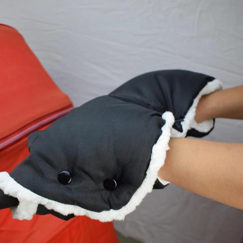 Puffy - Stroller Handlebar Clutch Gloves by Bowlift