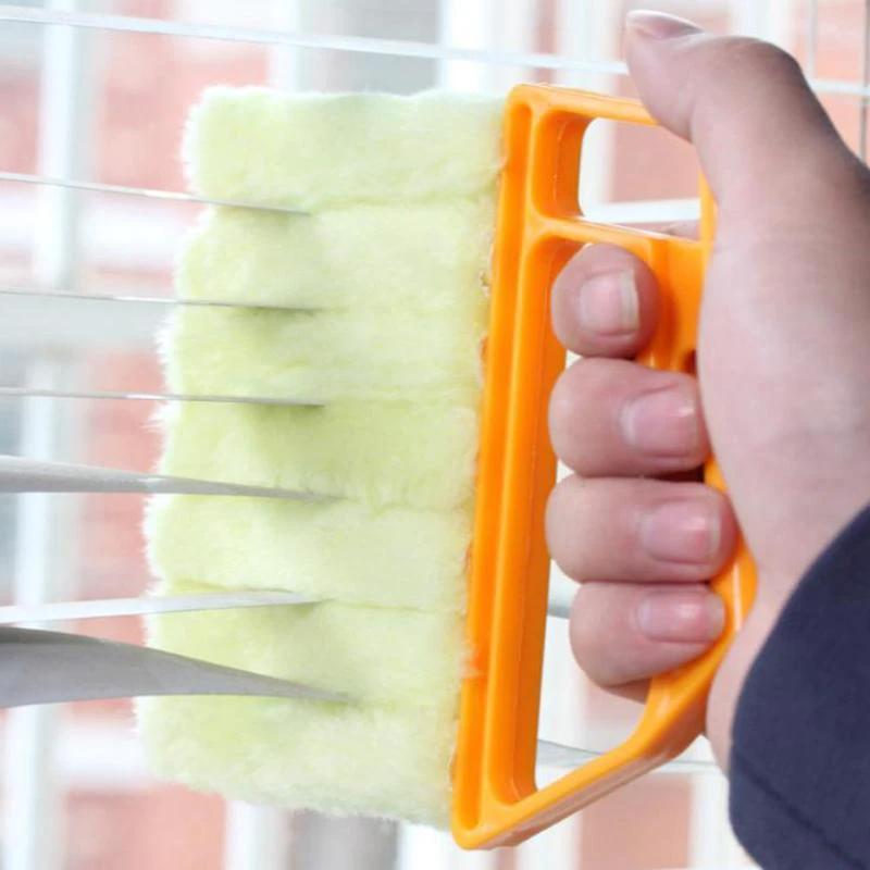 GoBtween - Microfiber Blind Cleaner by Bowlift