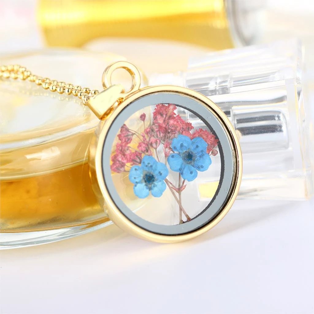 Pressed Flower Necklaces by Bowlift