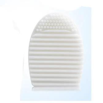 The Amazing Makeup Brush Cleaner by Bowlift