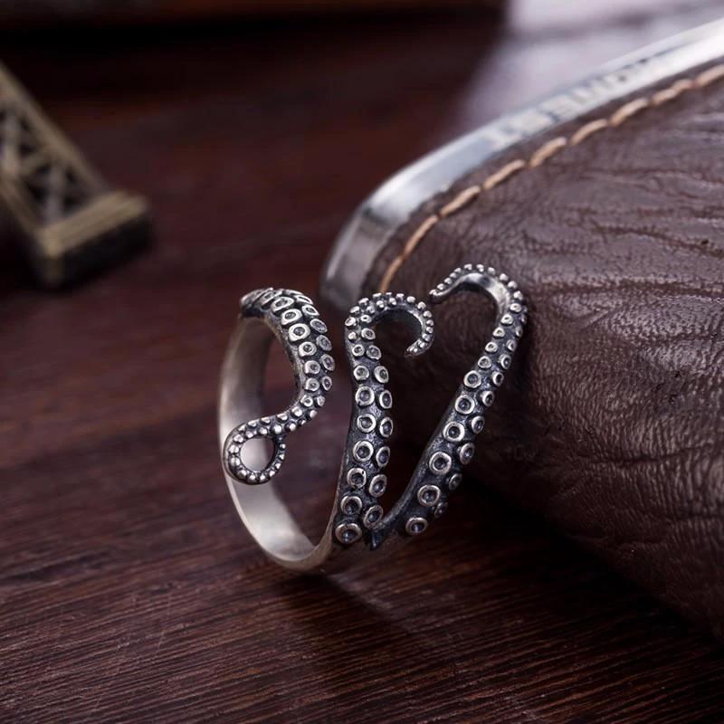 Kraken - The Octopus Ring by Bowlift