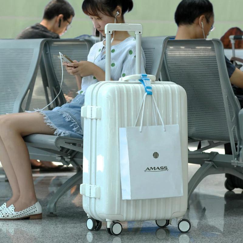 HoldOn - Luggage Strap Accessory by Bowlift
