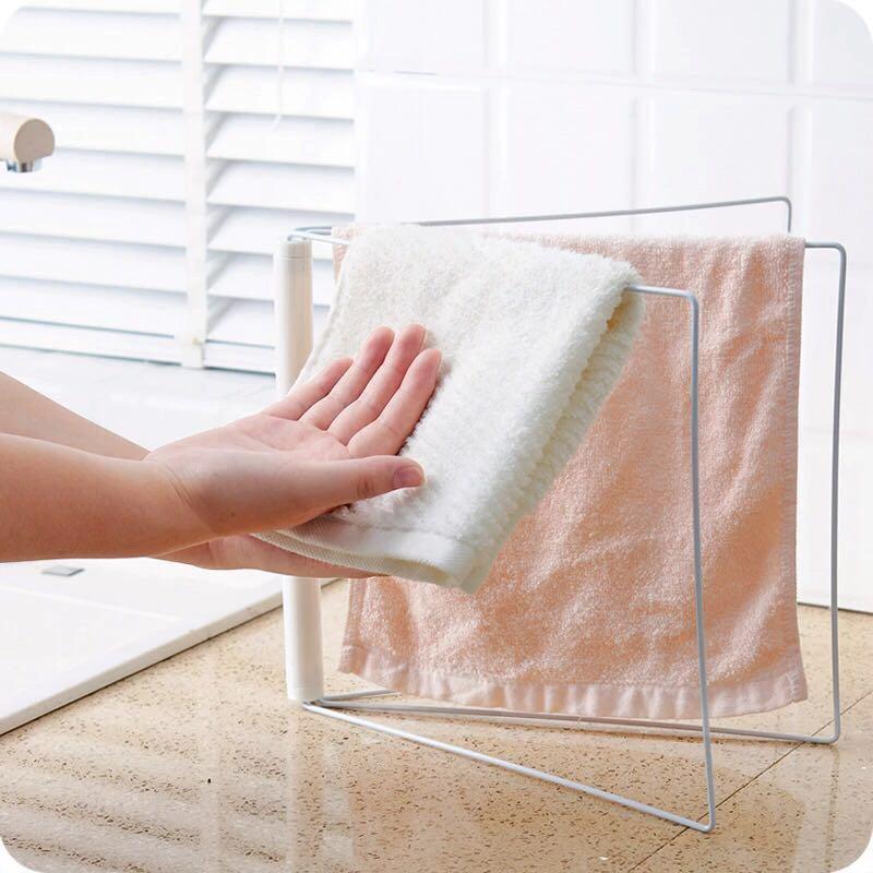 Kai - Foldable Towel Rack by Bowlift