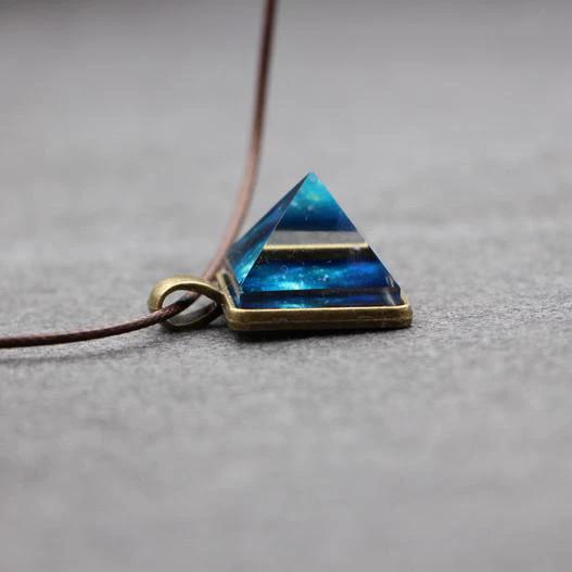 Lyss - Glowing Pyramid Crystal Necklaces by Bowlift