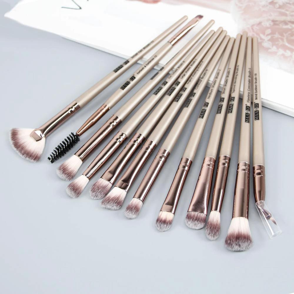 Set of 12 Professional Make-Up Brushes by Bowlift