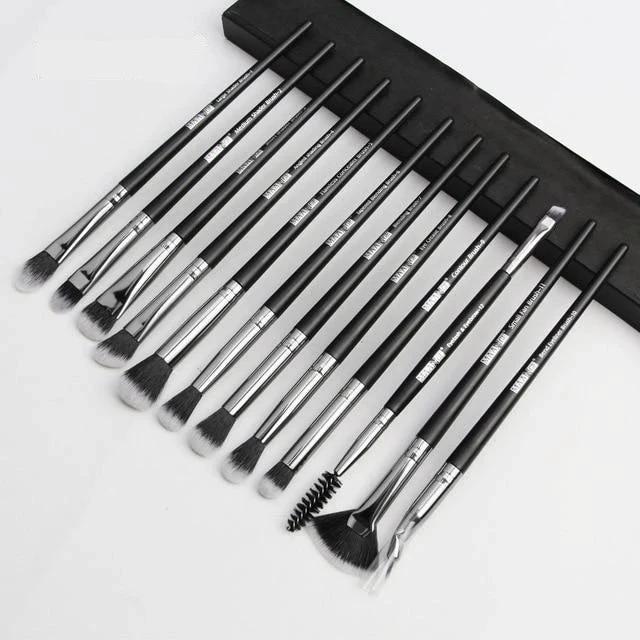 Set of 12 Professional Make-Up Brushes by Bowlift