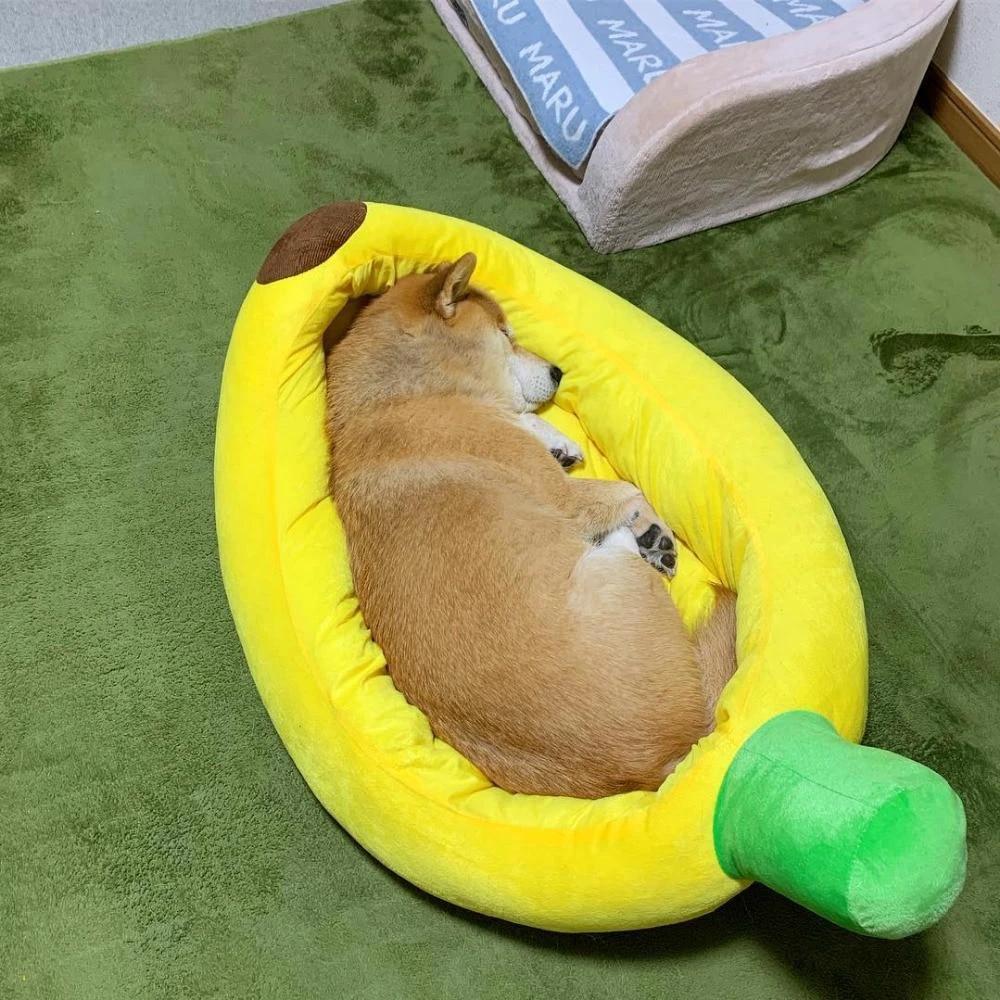 Nahni - Banana Canoe Pet Bed by Bowlift