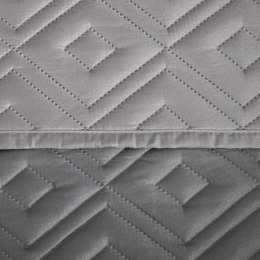 Quilted Sofa Cover Pet Protector Throw Waterproof Sofa Slip Covers 1/2/3 Settee Bowlift by Bowlift