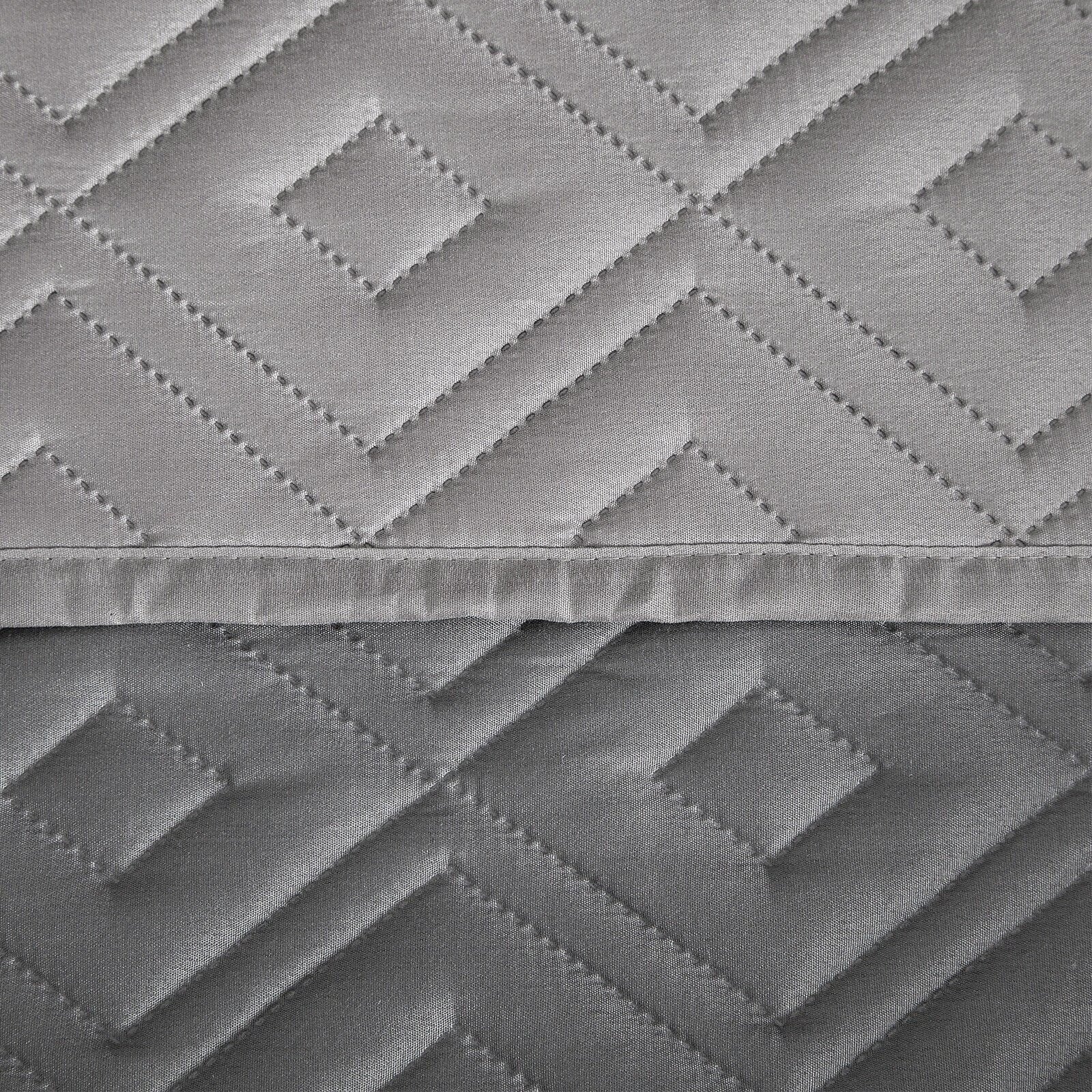 Quilted Sofa Cover Pet Protector Throw Waterproof Sofa Slip Covers 1/2/3 Settee Bowlift by Bowlift