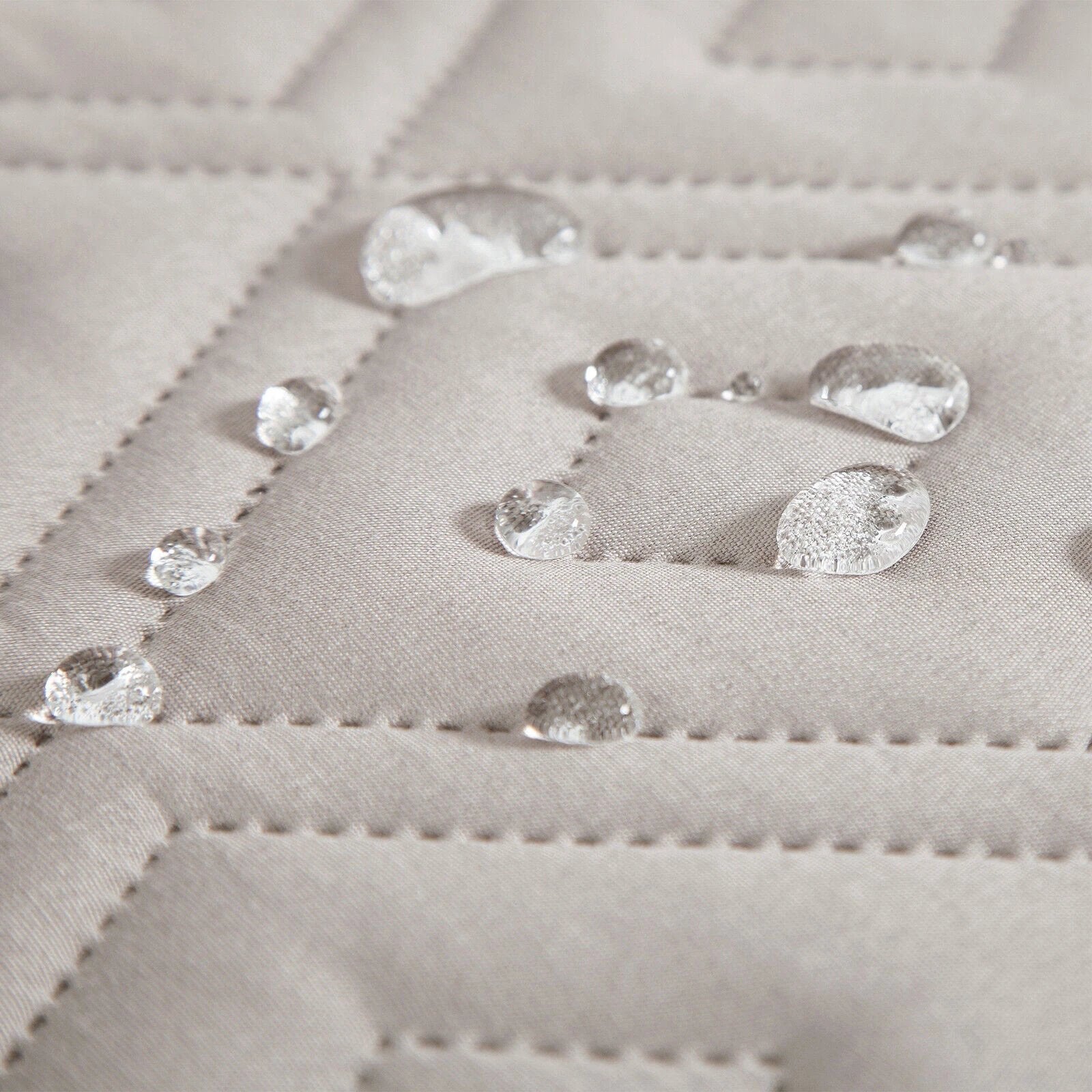 Quilted Sofa Cover Pet Protector Throw Waterproof Sofa Slip Covers 1/2/3 Settee Bowlift by Bowlift