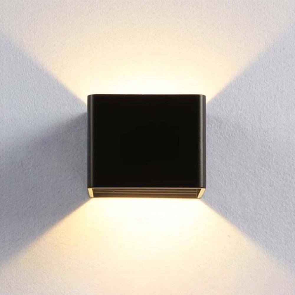 Square wall lamp with unique design Bowlift by Bowlift