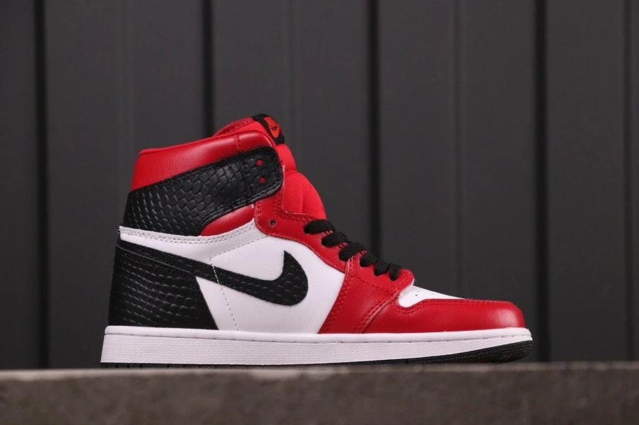 Air Jordan 1 Retro High OG Satin Snake Chicage by Air Jordan
